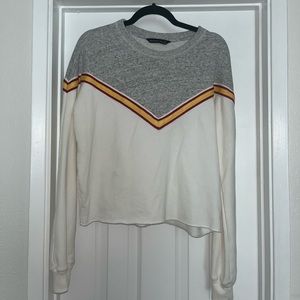 ABERCROMBIE AND FITCH CROP SWEATER